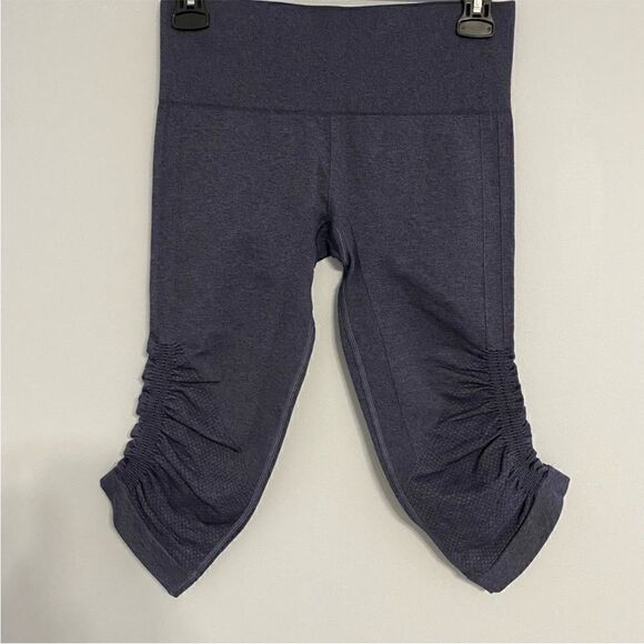 Lululemon Athletic In The Flow Crop Leggings Women Size 6 - Picture 3 of 9